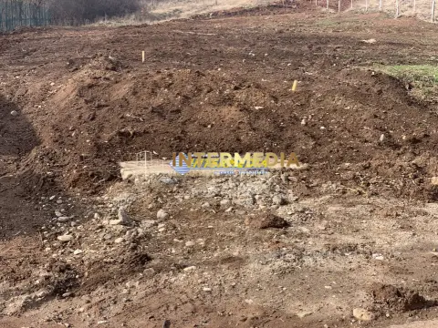 Teren intravilan de vanzare in Alba Iulia cu apa gaz curent canal 791 mp