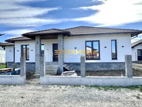 Casa noua cu 4 camere finisata in Sard 105 mp cu teren de 500