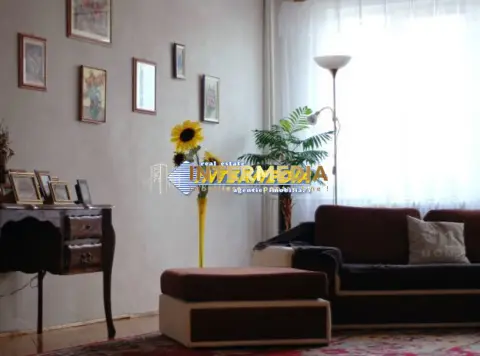 Casa superba de vanzare cu 8 camere in Alba Iulia zona Centrala