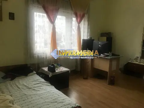 Casa de vanzare cu 3 camere in Alba Iulia zona Centru