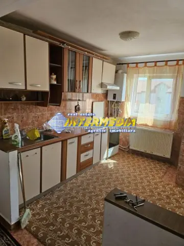 Apartament 3 camere 70 mp cu Balcon de Vanzare in Ampoi 1 Alba Iulia