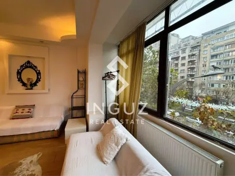 Apartament 3 camere de închiriat – Universitate (Ultracentral)