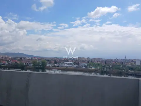 Penthouse pe malul lacului, cu terasă panoramică 90 mp