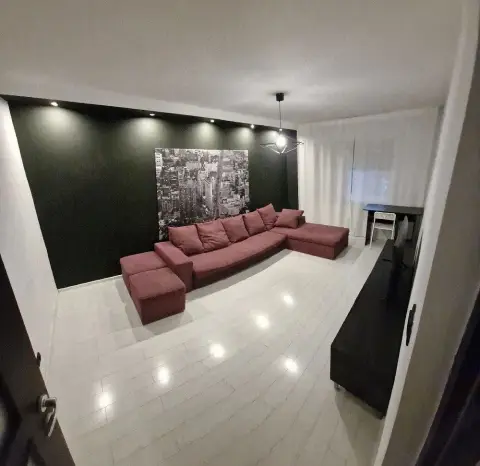 De inchiriat - apartament cu 2 camere, Siderurgistilor Vest , etaj 1