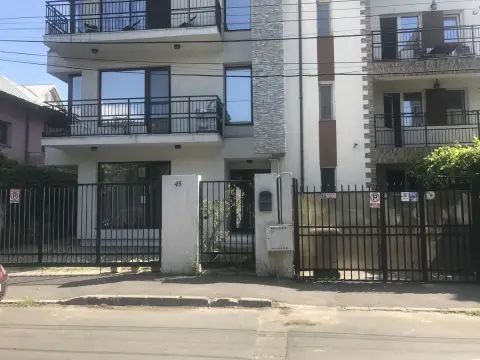 Splaiul Unirii, Mihai Bravu, parter in vila