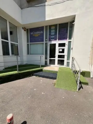 Spatiu comercial stradal Bd.Unirii - Traian - 70 mp