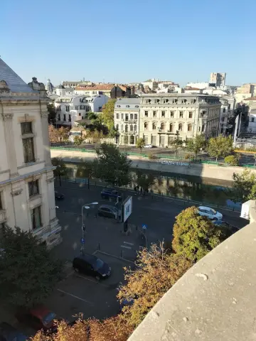 BRASADAS închiriază ap 2 cam et 4 UNIRII.