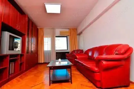 BRASADAS inchiriaza ap 2 cam etaj 4/8 Bd Unirii Zepter.