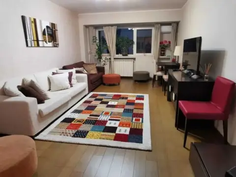 BRASADAS închiriază apartament doua camere langa TRIBUNAL Unirii 47.