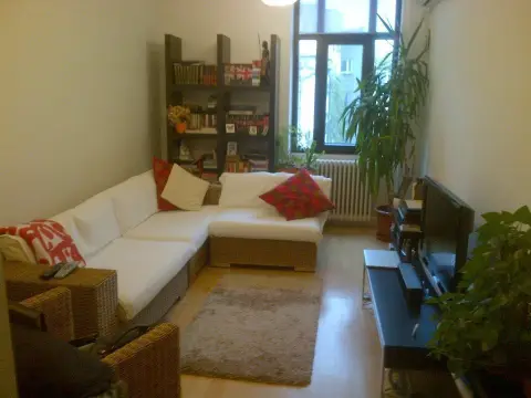 Apartament Deosebit situat in Imobil Reprezentativ - Piata Lahovari !!