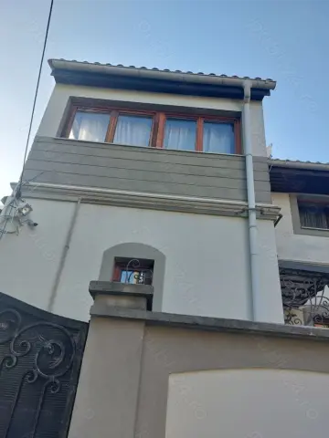 Vanzare vila 1Mai