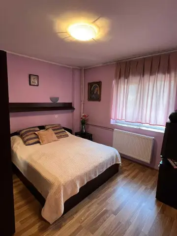 Vand 3 camere dec., confort 1, sos. Alexandriei - Piata Rahova - Teius