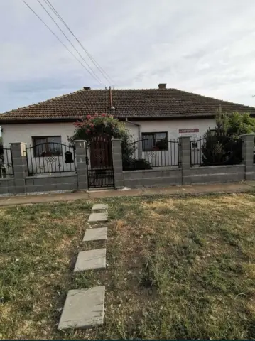 De vanzare casa 5 camere Carei