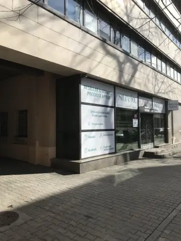 Proprietar vand spatiu comercial