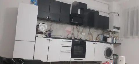 Apartament 3 camere ,81 mp, 2 băi ,2 balcoane ,centrala proprie