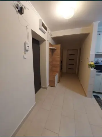 Vand apartament decomandat cu 2 camere