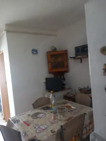 Ag BRASADAS vinde apt. 3 cam etaj 2/4 în Carpați 2.