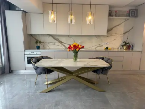 BRASAFAS vinde penthouse lux cu vedere panoramica.