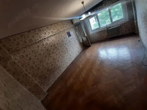 Apartament 4 camere Decomandat Strada Traian- Calea Mosilor