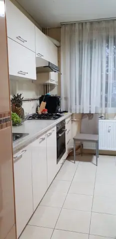 Vand apartament 4 camere