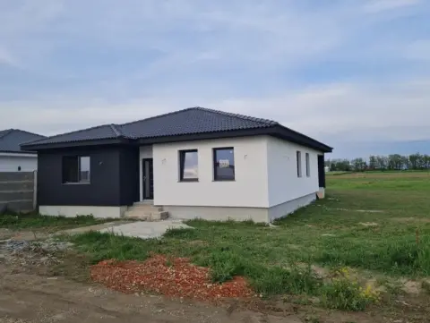 Vand casa Strada Odoreului,cartier Giulia!