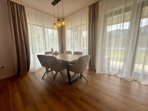 Casa individuala premium 145 mp utili pe un nivel teren 500 mp in Sadu