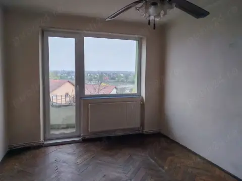 BRASADAS vinde ap cu 3 cam etaj 4/4 pe Drumul Botizului