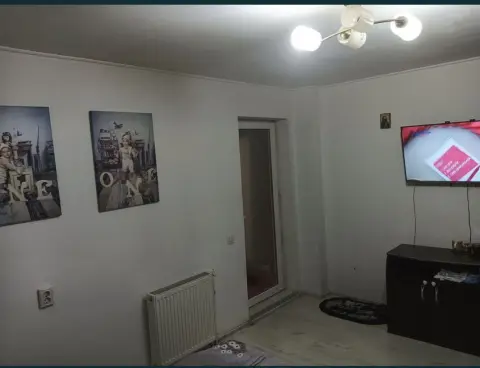 Vand apartament 2 camere decomandat