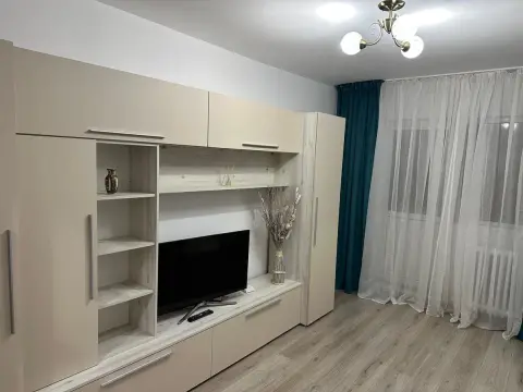 Particular inchiriez garsoniera Dristor str Laborator la 2 min metrou