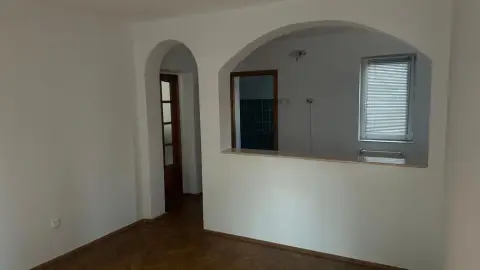 BRASADAS vinde ap 3 cam la PARTER.