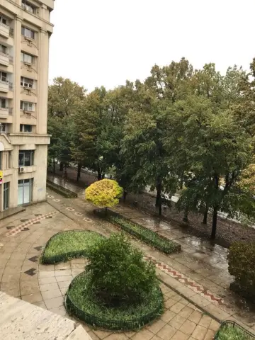 Vand aparatament 3 camere decomandat bdul Unirii, fantani