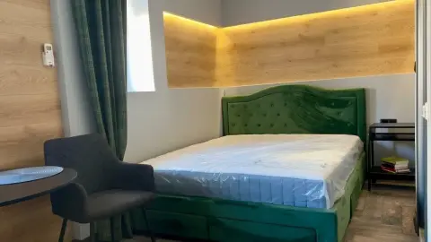 Garsonieră în Centru Istoric Vechi - Direct Proprietar