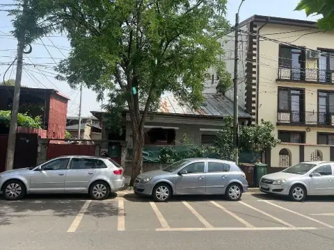 Proprietar vand casa sector 1 cu teren 340 mp