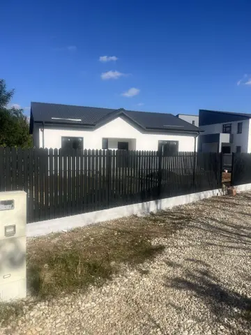 Casă domnesti 4 camere 2 băi