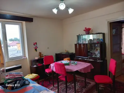 Ag EUROPA vinde ap 2 camere ULTRACENTRAL etajul 3.