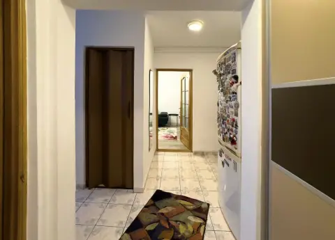 Apartament 2 camere decomandat, renovat,mobilat,utilat,centrala