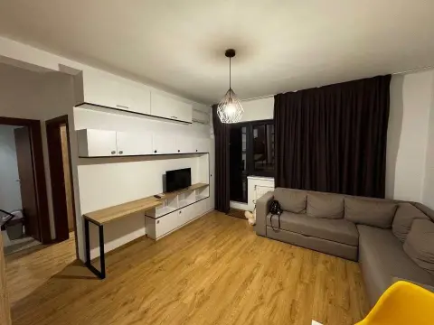 Proprietar - Vand apartament 2 camere mobilat la 5 minute de metrou Jiului