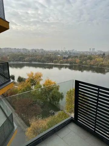 Pers fizică - Apartament de vis cu 3 camere şi vedere superba spre lac!