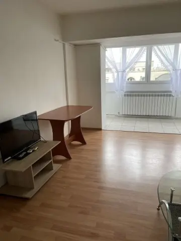 Vand 3camere mare stradal din Blvdul Decebal Bucuresti