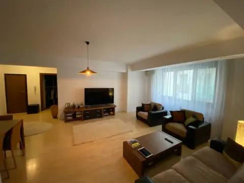 Inchiriere apartament 3 camere zona Mall Vitan
