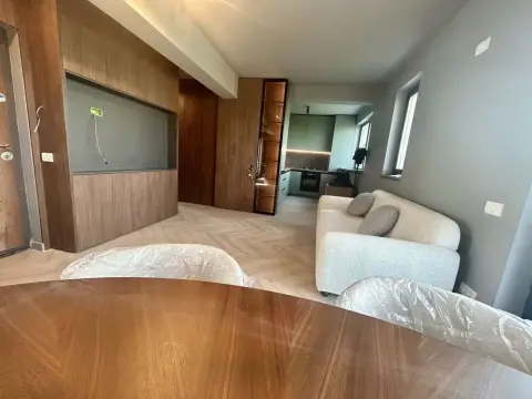 BRASADAS închiriaza ap NOU 3 cam bloc boutiqe Straulesti.