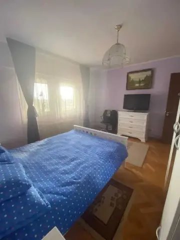 ageuropa.ro vinde ap 2 cam DECOMANDAT zona CENTRALA, 52mp etaj 4.