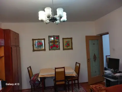 ageuropa.ro vinde ap 3 cam DECOMANDATE Etaj 3/4 in Soarelui.