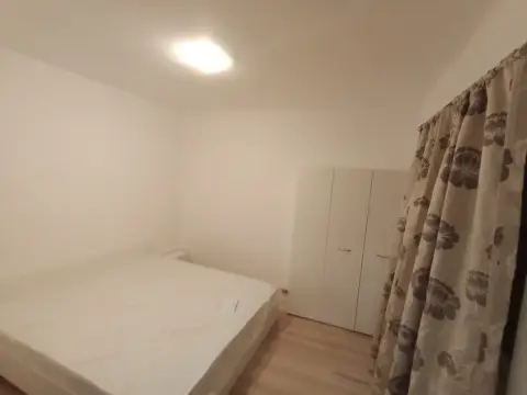 Apartament de închiriat