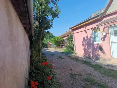 De vânzare casă familială.