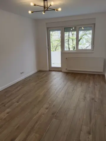 BRASADAS vinde ap 3 cam etaj 3/4 pe Careiului.