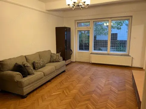 BRASADAS închiriază ap 2 cam decomandat, Primăverii.