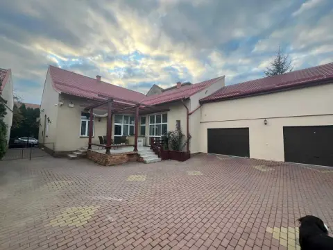 BRASADAS vinde casa zona ultracentrala 308mp cu teren 964mp.