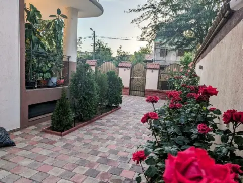 Bazilescu,2012,5 cam.+pod mansardabil,garaj,luminoasa si eleganta,zona curata