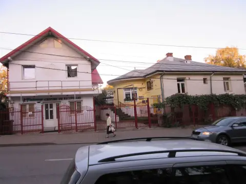 Casa situata in centru, in fata Lic. Economic nr. 1